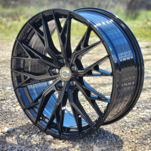 20X8.5 5X108 ET35 73.1 BLACK XF015
